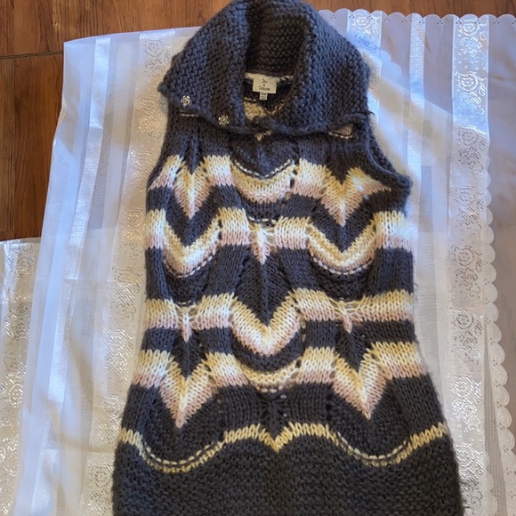 🌸🌸2Lot& Delicious Sweater 🌸 - Picture 2 of 7